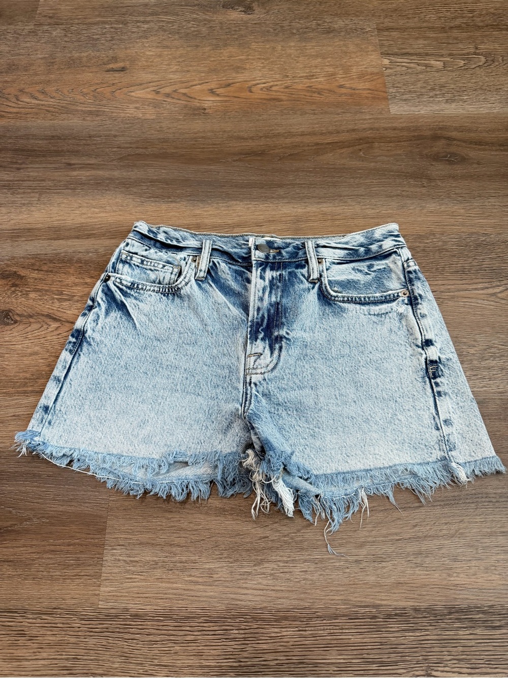 Frame Le Simone Short Light Wash Denim Frayed Hem Size 25 High Rise